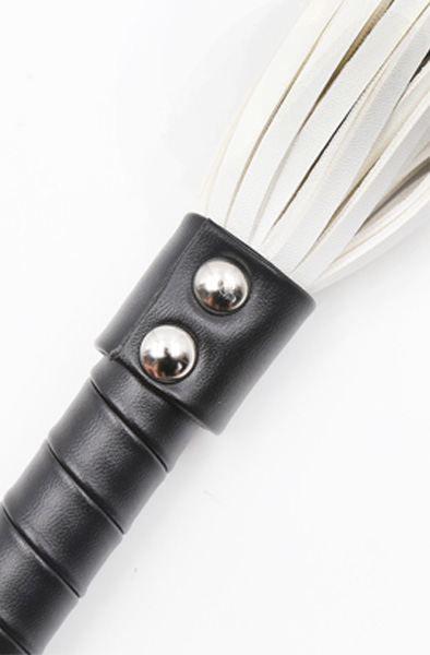 Double Rivet Flogger 44 cm - Flogger 4