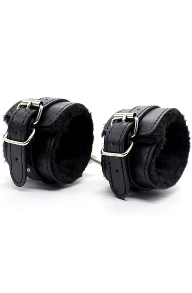 Fetish Addict Fur Lined Adjustable Handcuffs - Handschellen 1