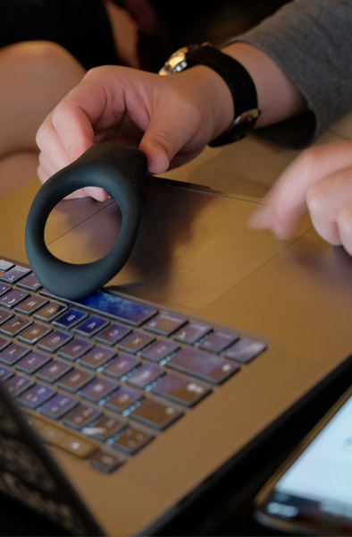 Lovense Diamo Vibrating Cockring - Ferngesteuerter Penisring 3